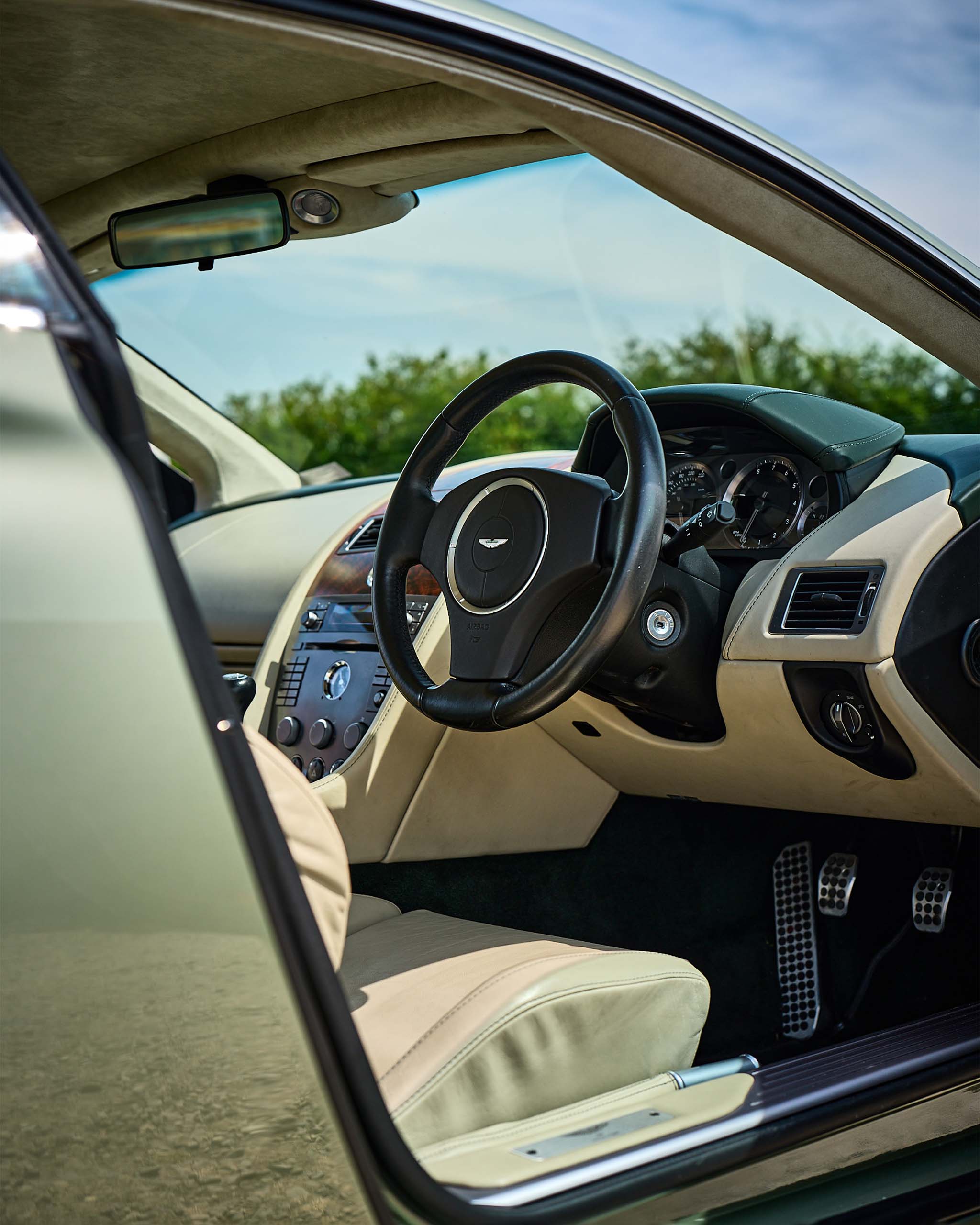 Aston Martin DB9 interior by Matthew Brown Photography